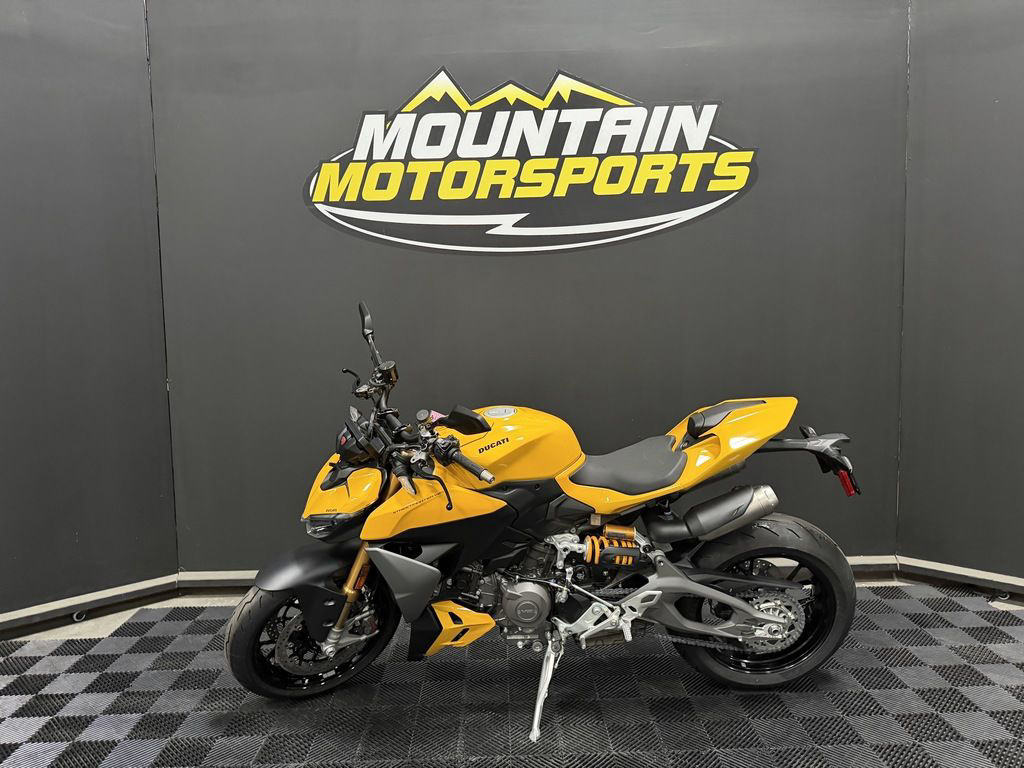 2026 Ducati Streetfighter V2 S Ducati Yellow V2 S in Roswell, GA