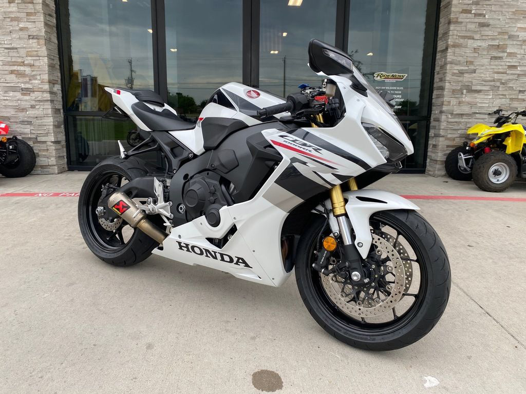 2025 Honda CBR10RAS BASE in Burleson, TX