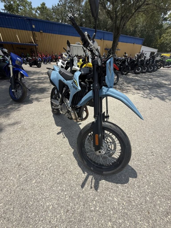 2025 Suzuki DR-Z 4SM BASE in Gainesville, FL