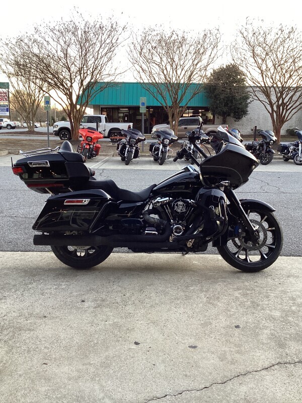 2017 Harley-Davidson Road Glide Ultra ULTRA in Winterville, NC