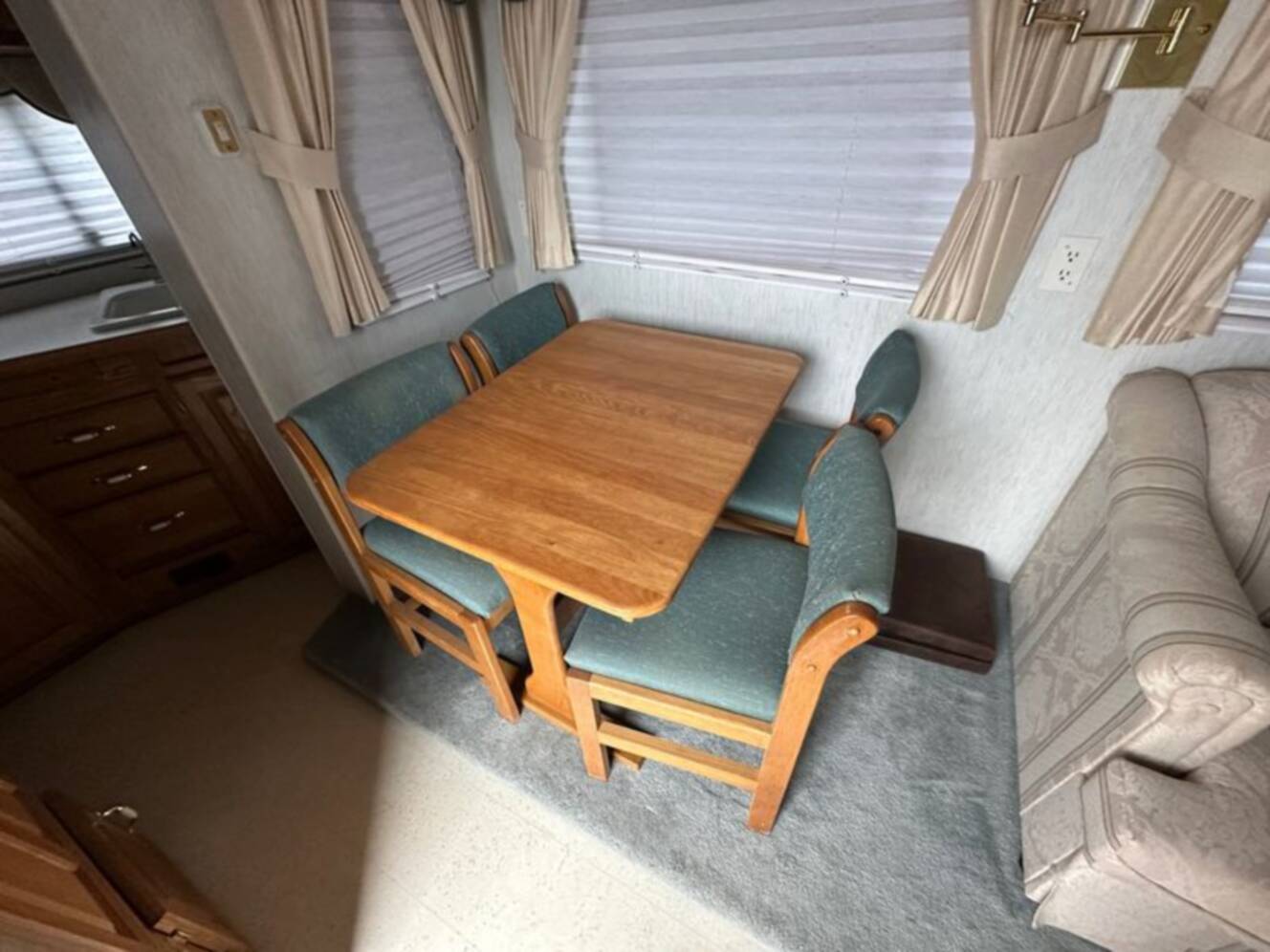 A photo of this 1997 Nu-Wa Hitchhiker 5TH