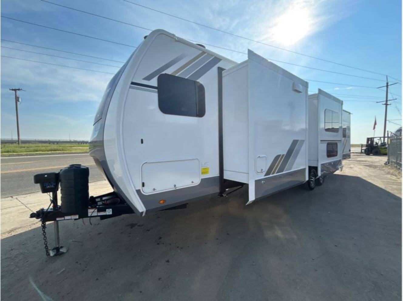 A photo of this 2026 Open Range Roamer 335RBS