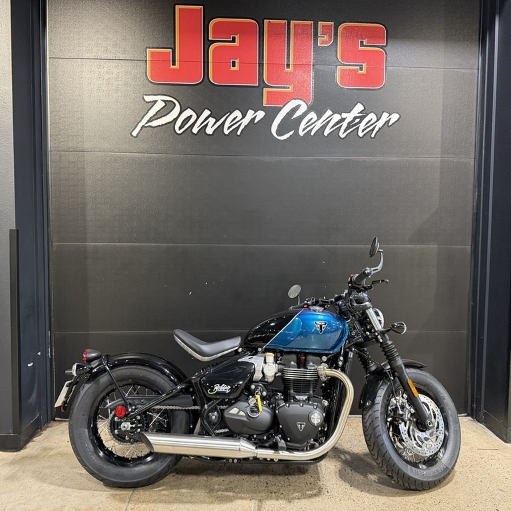 2026 Triumph Bonneville Bobber Interstellar Blue BASE in Reedsburg, WI