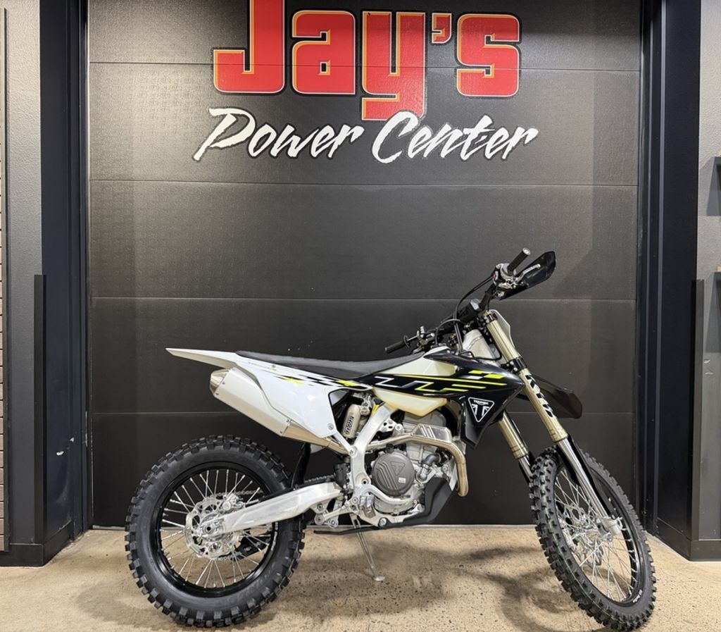 2026 Triumph TF 250-C Jet black/ Pure white 250-C in Reedsburg, WI