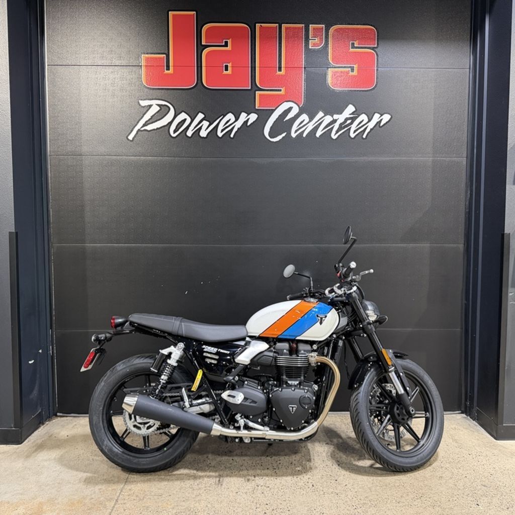 2026 Triumph Speed Twin 900 Pure White/Maui Blue/Tangerine Orange BASE in Reedsburg, WI