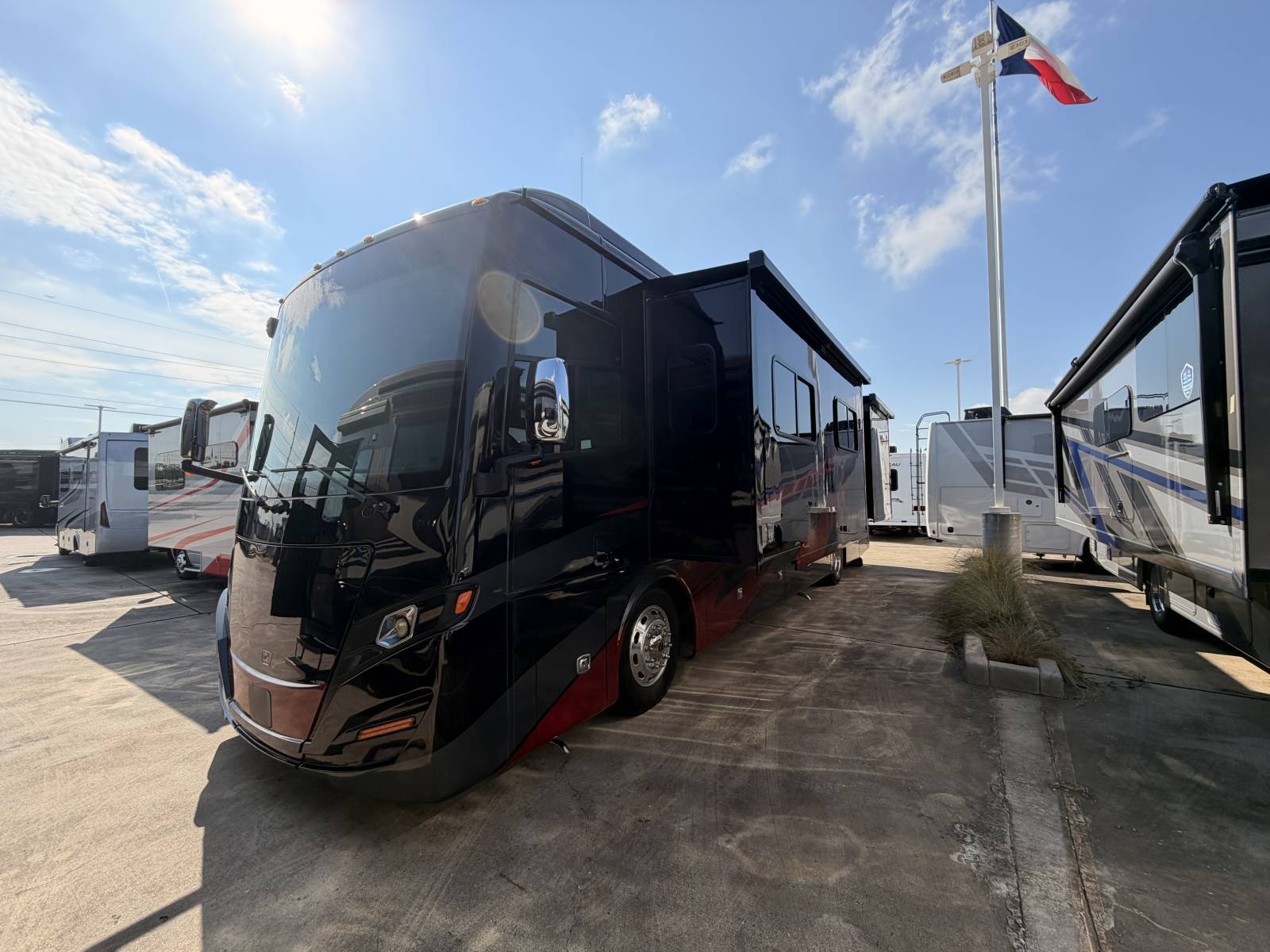 2022 Tiffin Motor Homes ALLEGRO RED 38KA Class A Diesel Motorhome - Diesel Pusher RV