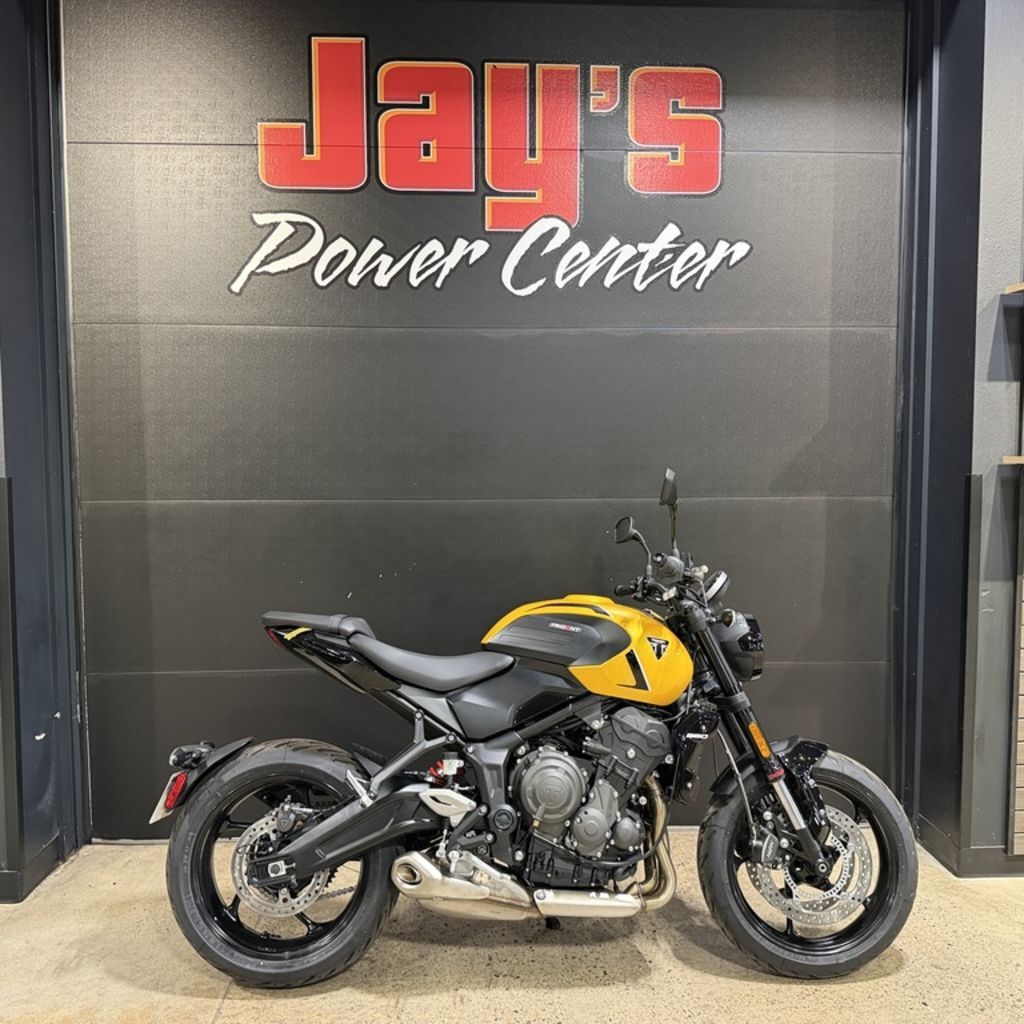 2026 Triumph Trident 660 Cosmic yellow 660 in Reedsburg, WI