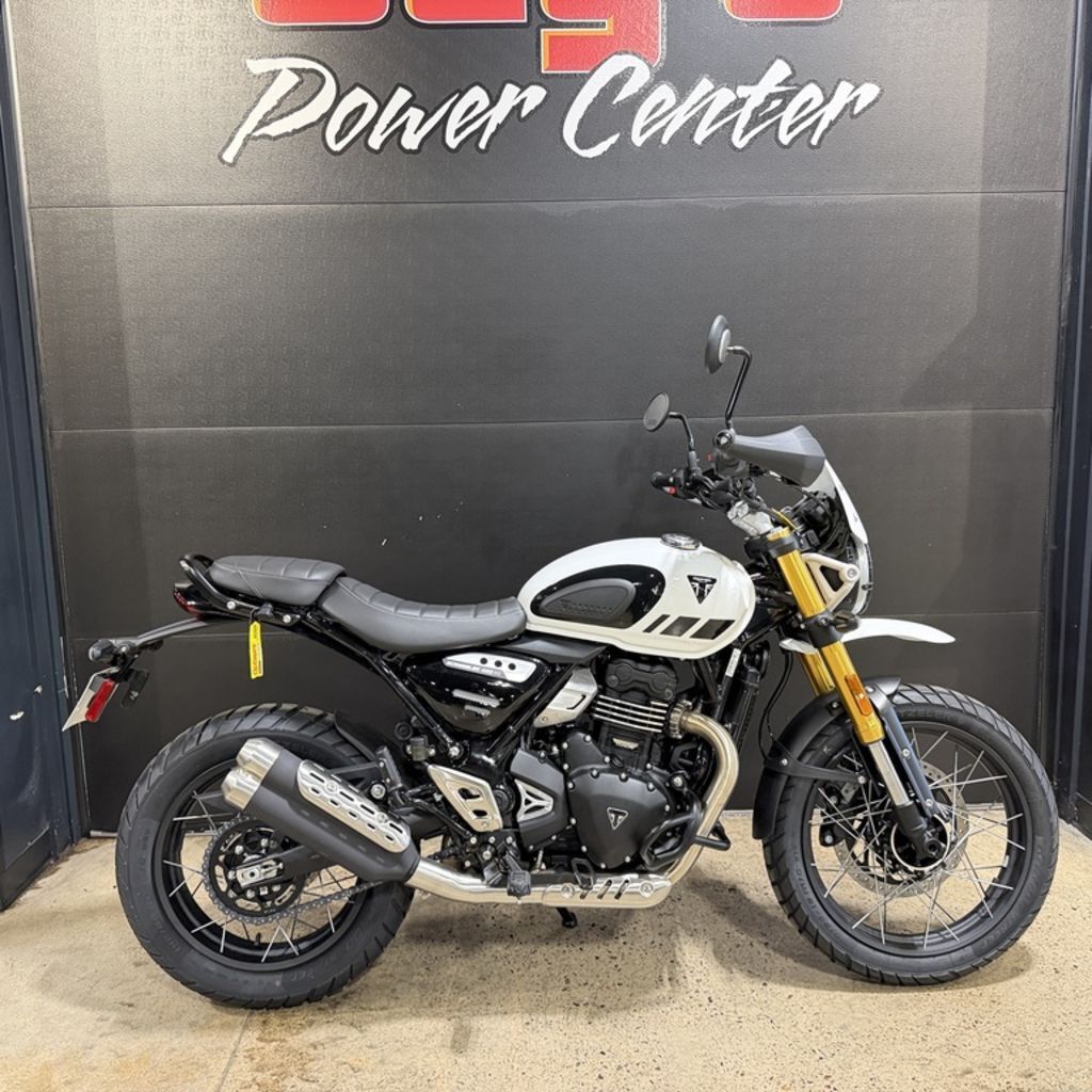 2026 Triumph Scrambler 400 XC Vanilla White 400 XC in Reedsburg, WI