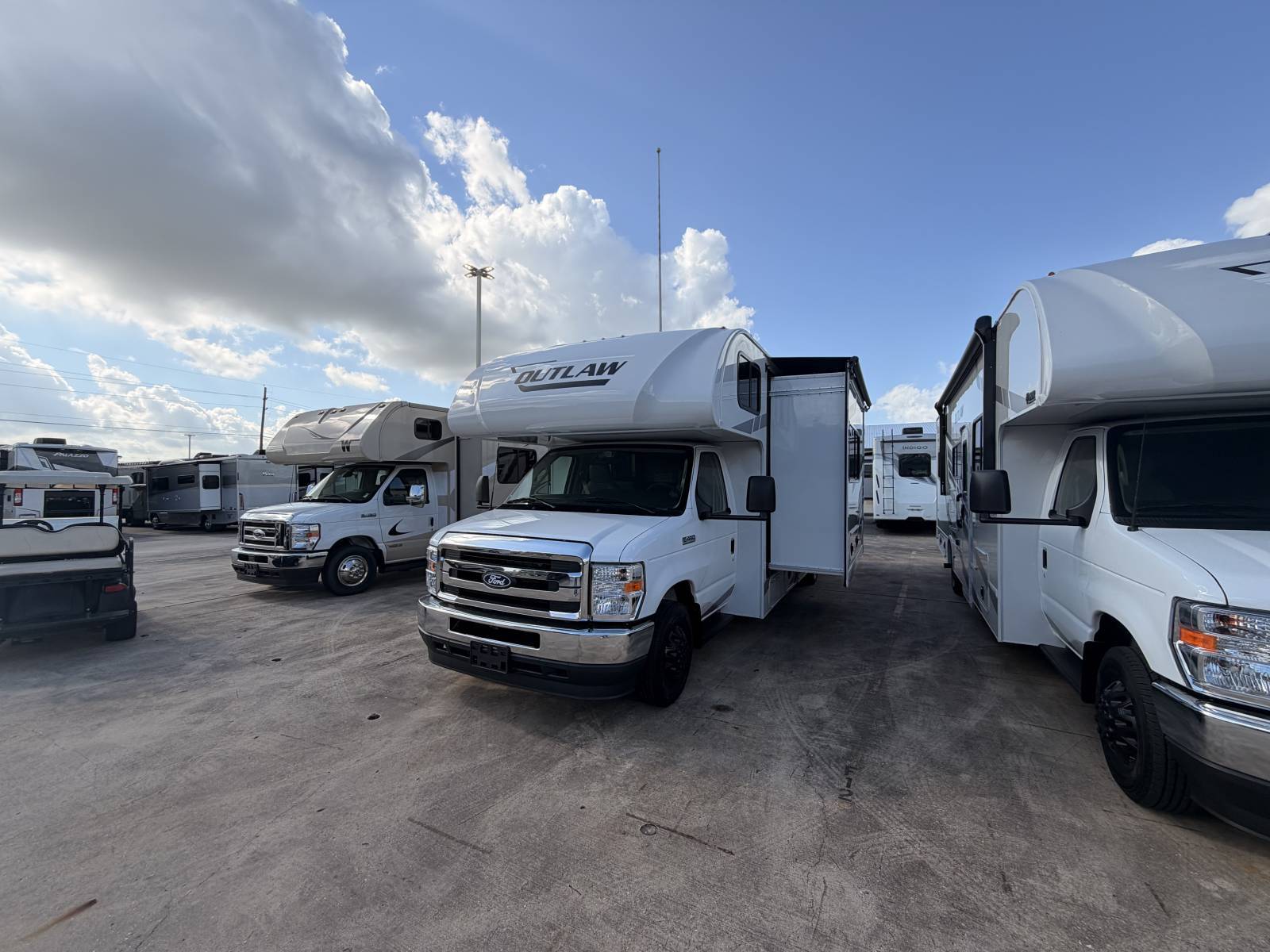 2027 Thor Motor Coach OUTLAW 29T in spring TX