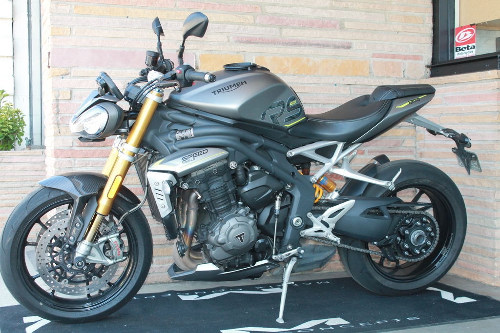 2022 Triumph Speed Triple 1200 RS Matte Silver Ice 1200 RS in Simi Valley, CA