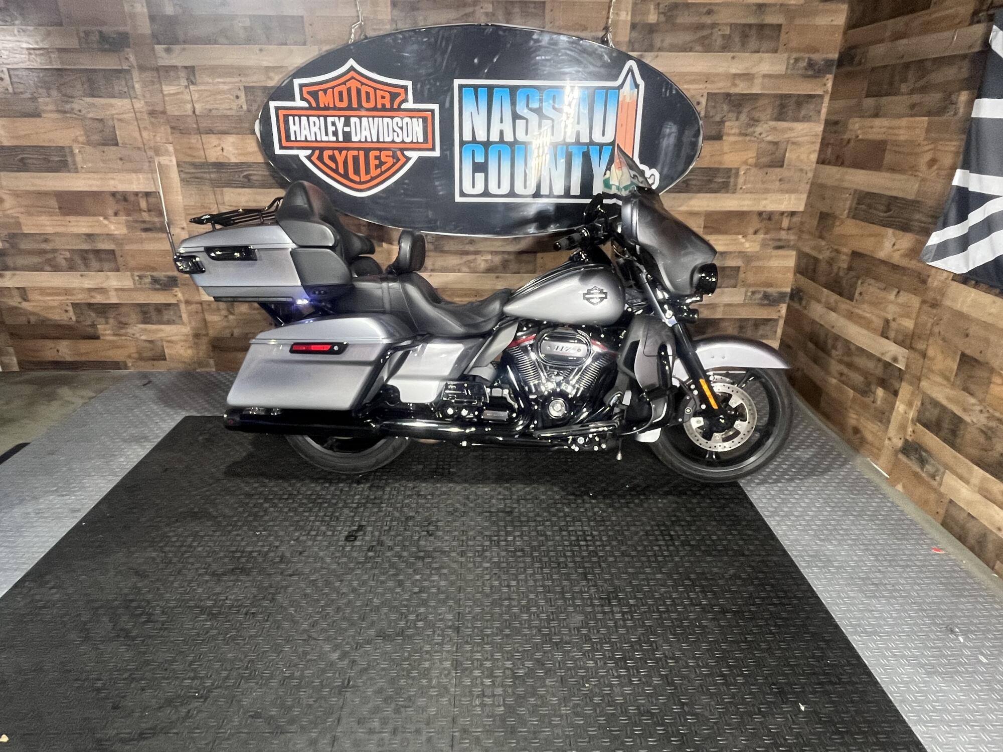 2019 Harley-Davidson CVO Limited CVO LIMITED in Bellmore, NY