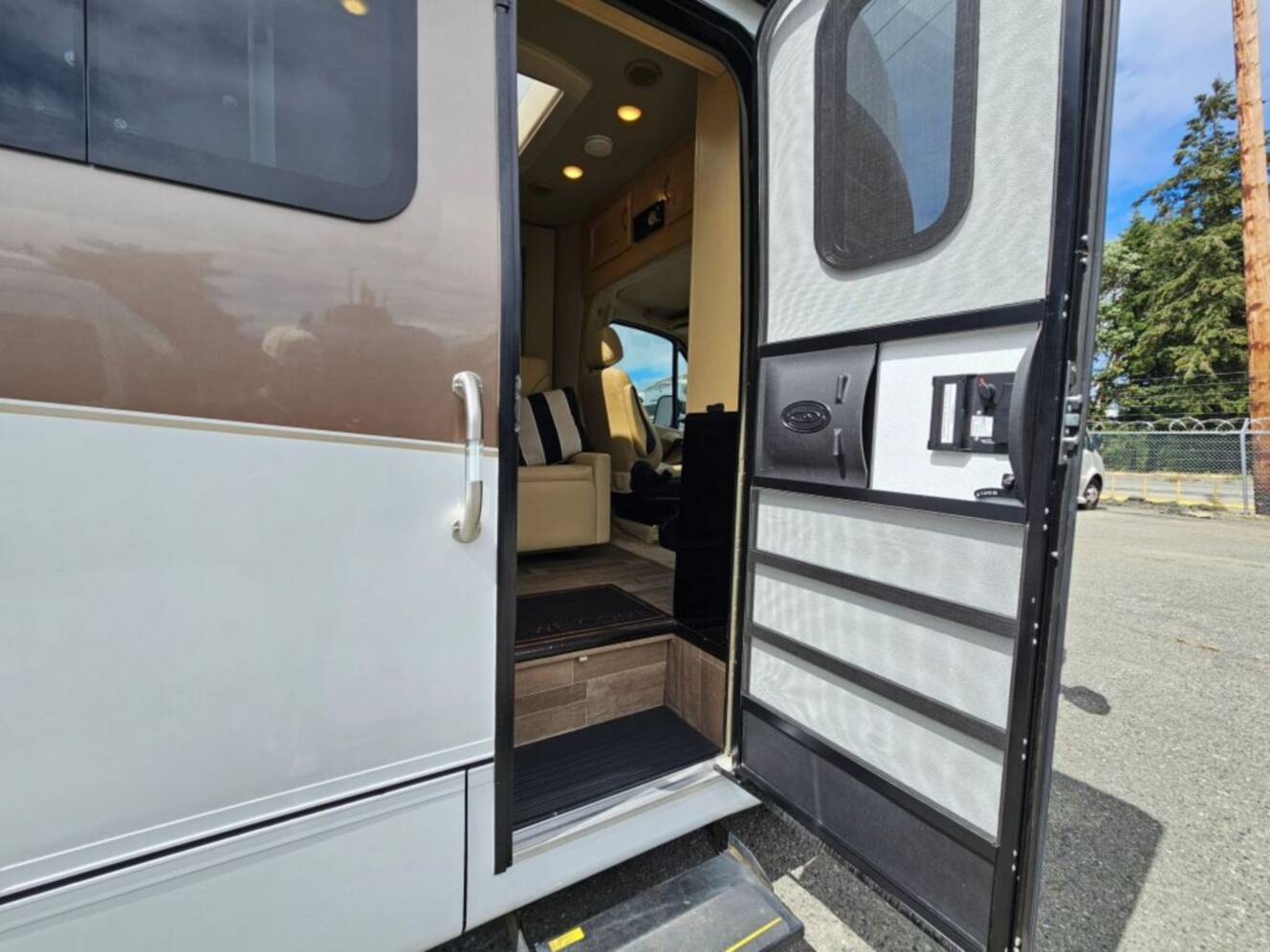A photo of this 2019 Regency Rv Ultra Brougham 25MB