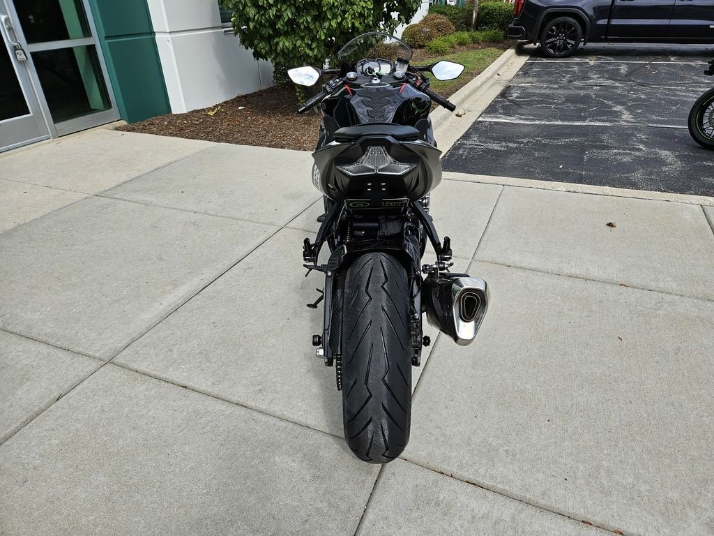 Used 2023 Kawasaki Ninja® Zx -6R Metallic Matte Graphenesteel Gray