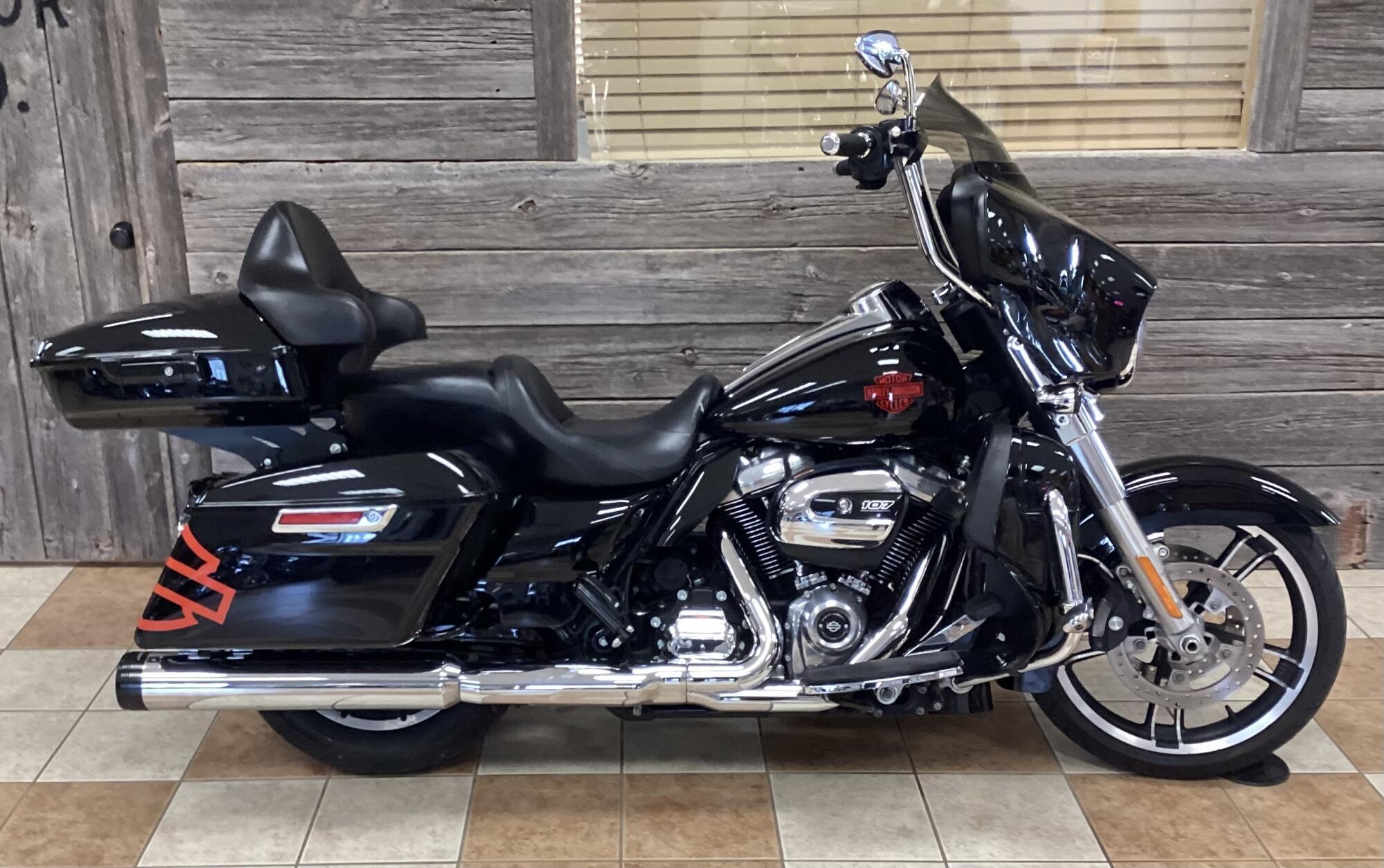 2019 Harley-Davidson Electra Glide Standard STANDARD in Bonduel, WI