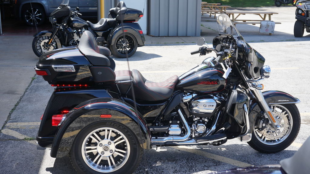 2024 Harley-Davidson® FLHTCUTG - Tri Glide® Ultra ULTRA CLASSIC in Springfield, MO