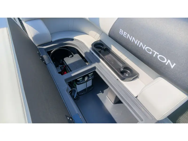 2027 Bennington 20 S1 STERN RADIUS