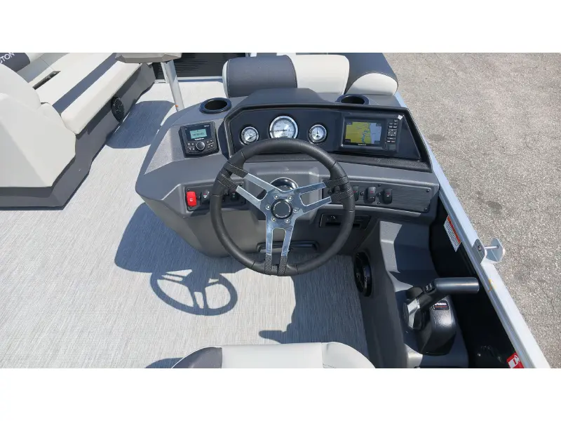 2027 Bennington 20 S1 STERN RADIUS