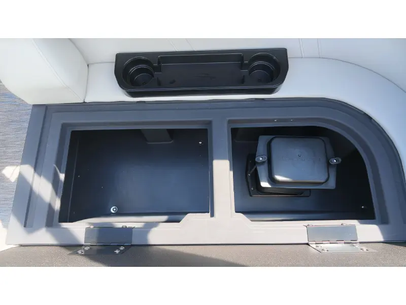 2027 Bennington 20 S1 STERN RADIUS