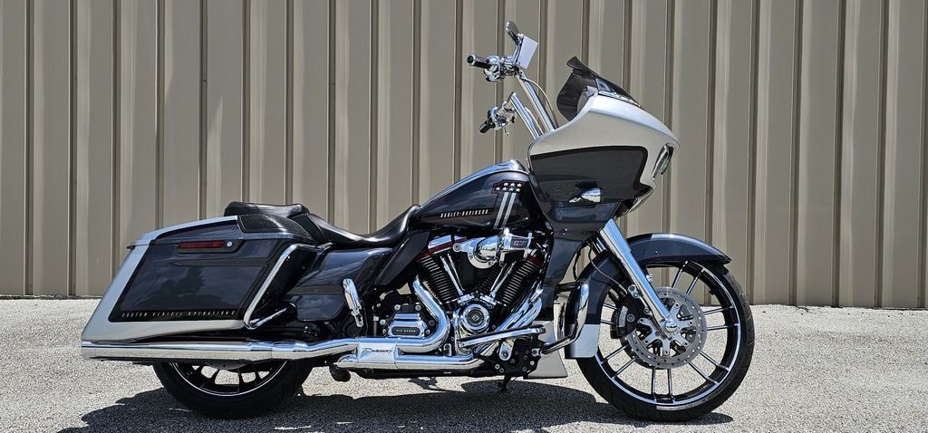 2019 Harley-Davidson® FLTRXSE - CVO Road Glide® CVO CUSTOM in Springfield, MO