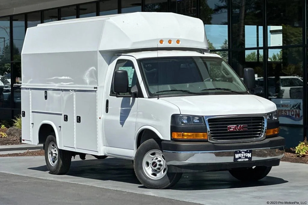 2025 GMC Savana Cutaway 3500 in Gresham, OR