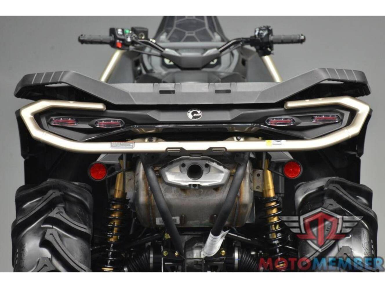 A photo of this 2026 Can-Am Outlander X mr 850 Granite Grey