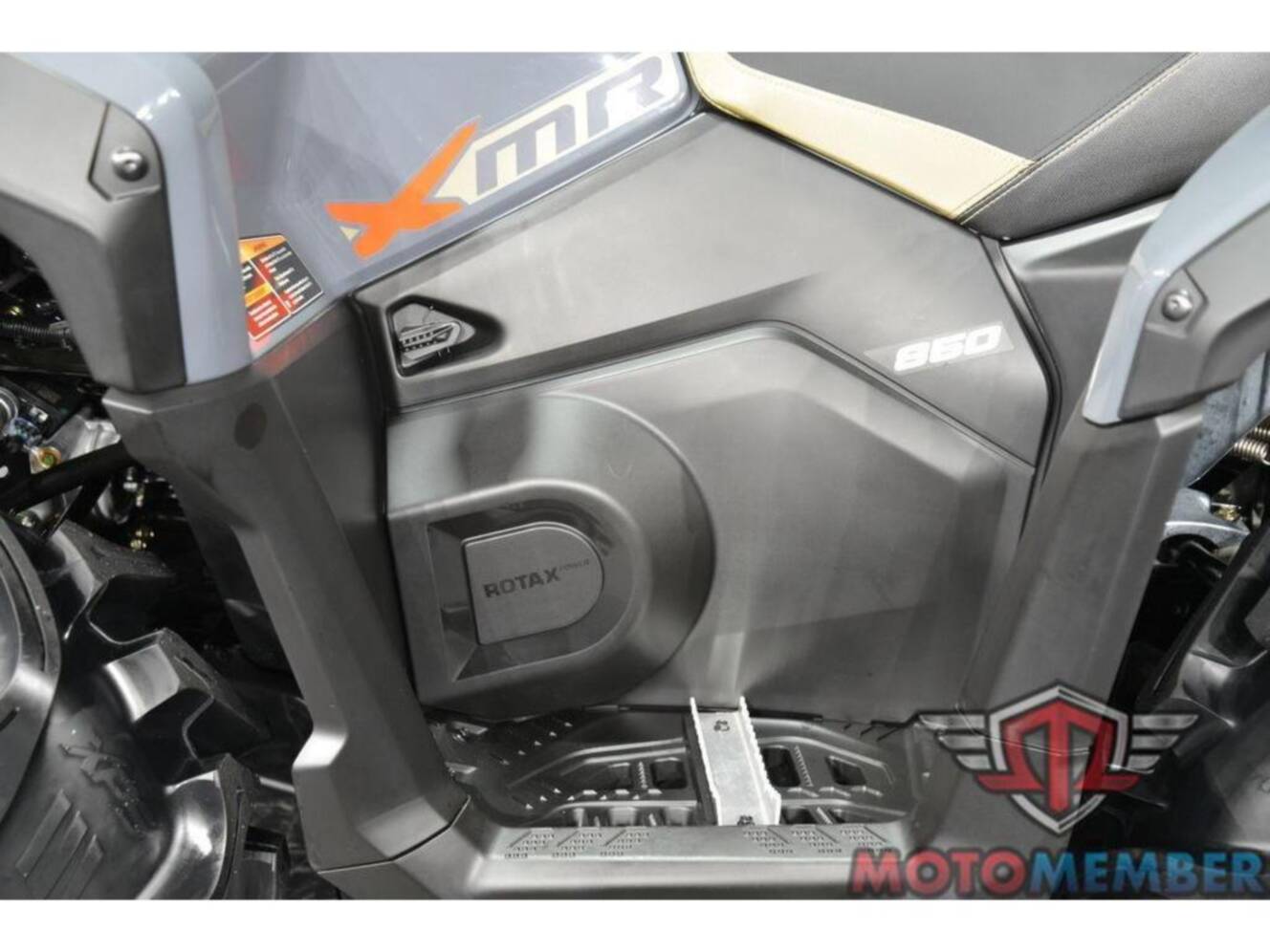 A photo of this 2026 Can-Am Outlander X mr 850 Granite Grey
