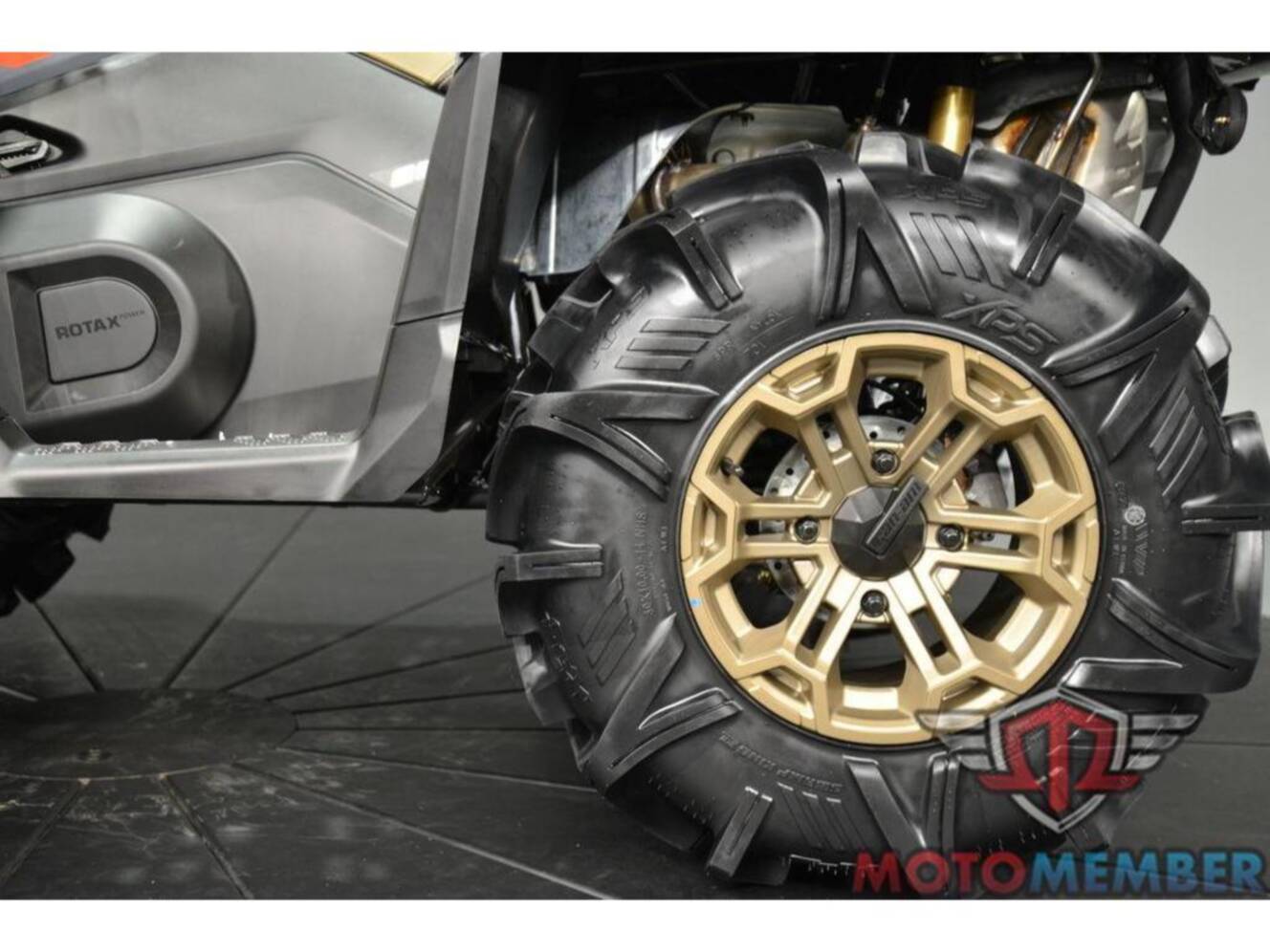 A photo of this 2026 Can-Am Outlander X mr 850 Granite Grey