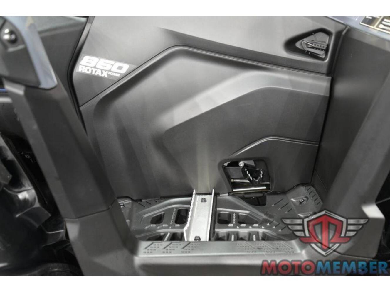 A photo of this 2026 Can-Am Outlander X mr 850 Granite Grey