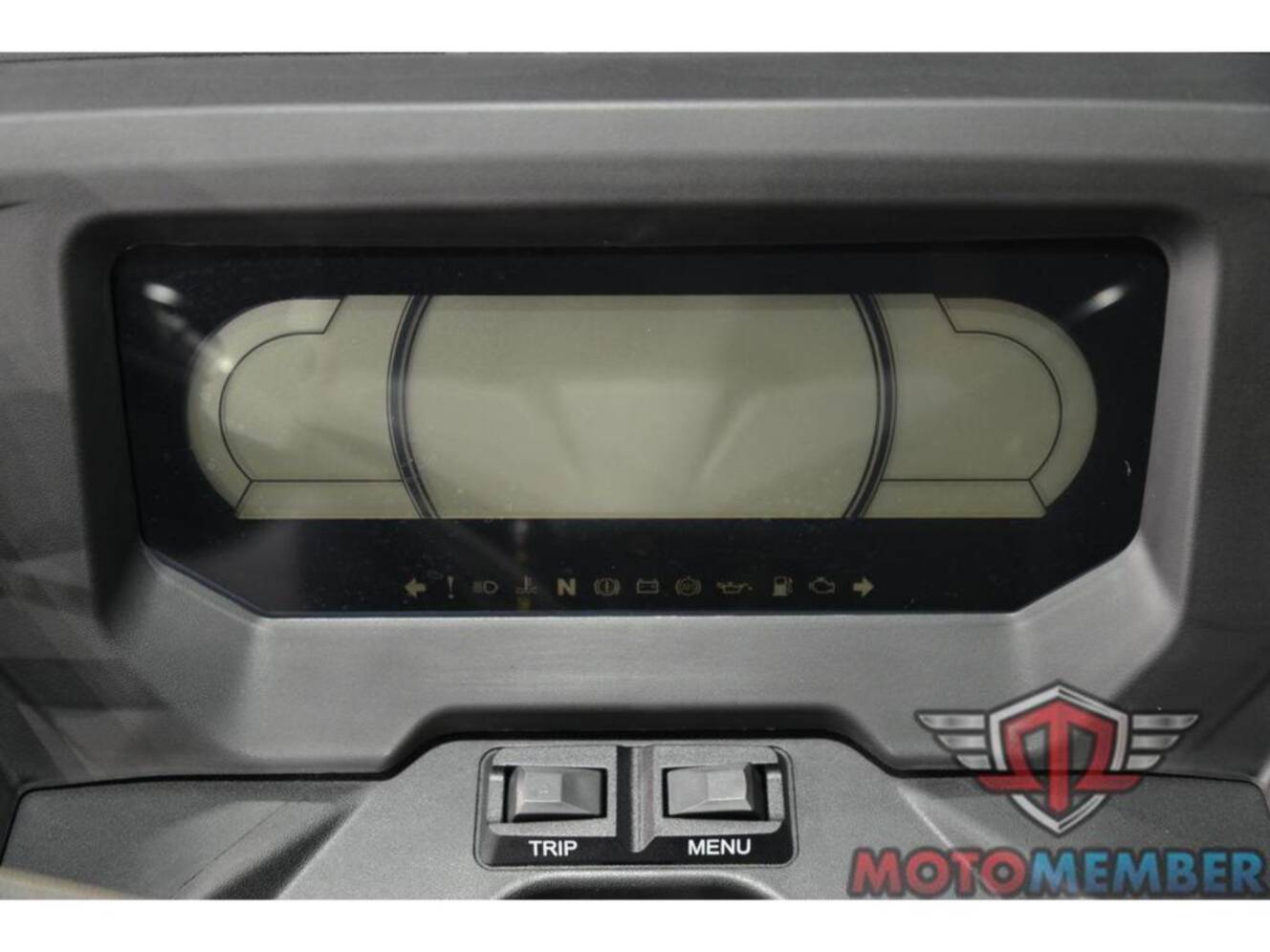 A photo of this 2026 Can-Am Outlander X mr 850 Granite Grey