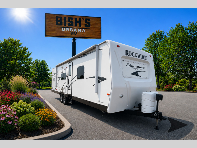 2014 Forest River Rv Rockwood Signature Ultra Lite 8293RKBS in urbana IA