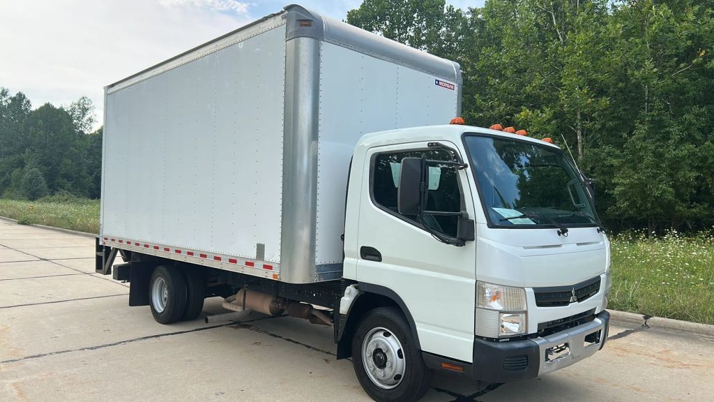 2020 MITSUBISHI FUSO FE in North Royalton, OH