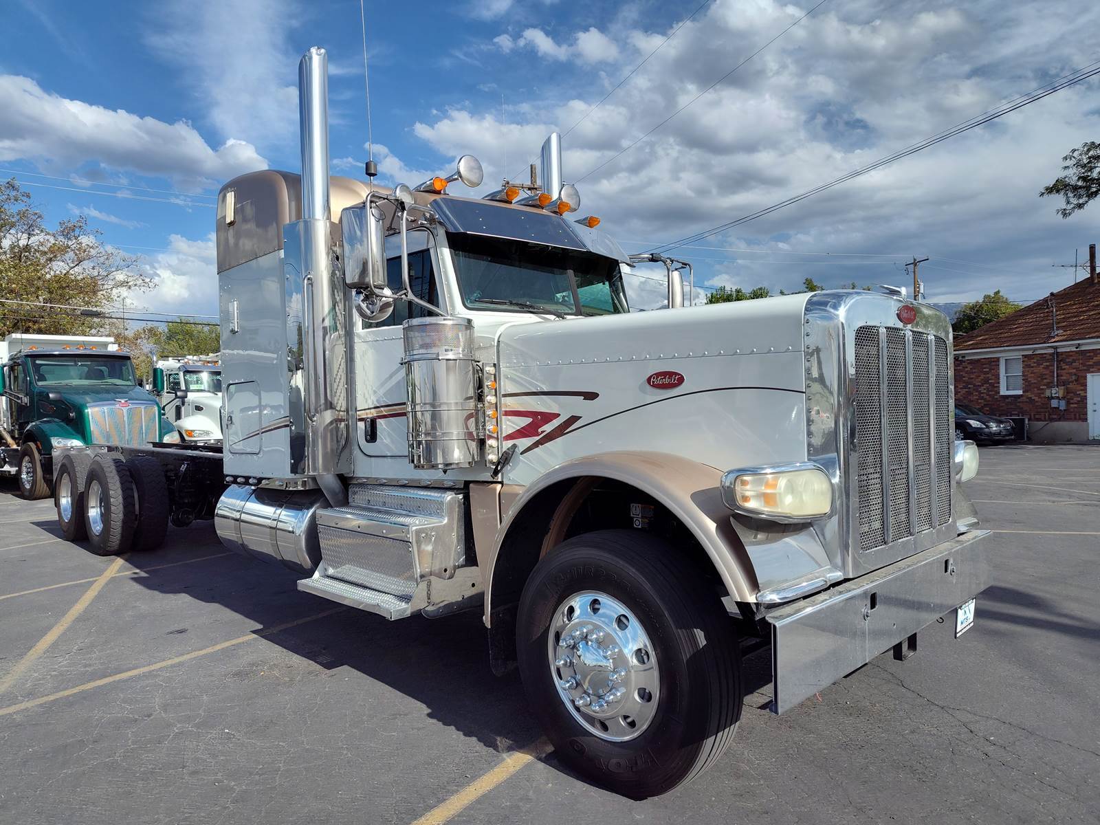2015 PETERBILT 389 in Midvale, UT