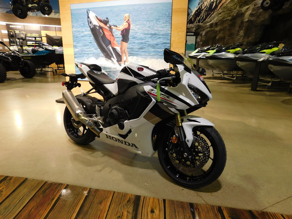 2027 Honda® CBR1000RR 1000RR in Kalamazoo, MI