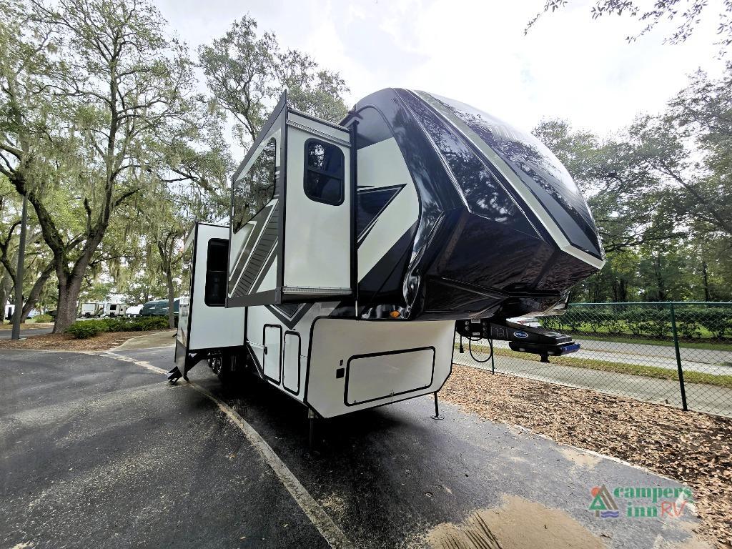 2022 Grand Design Momentum 376THS in seffner FL
