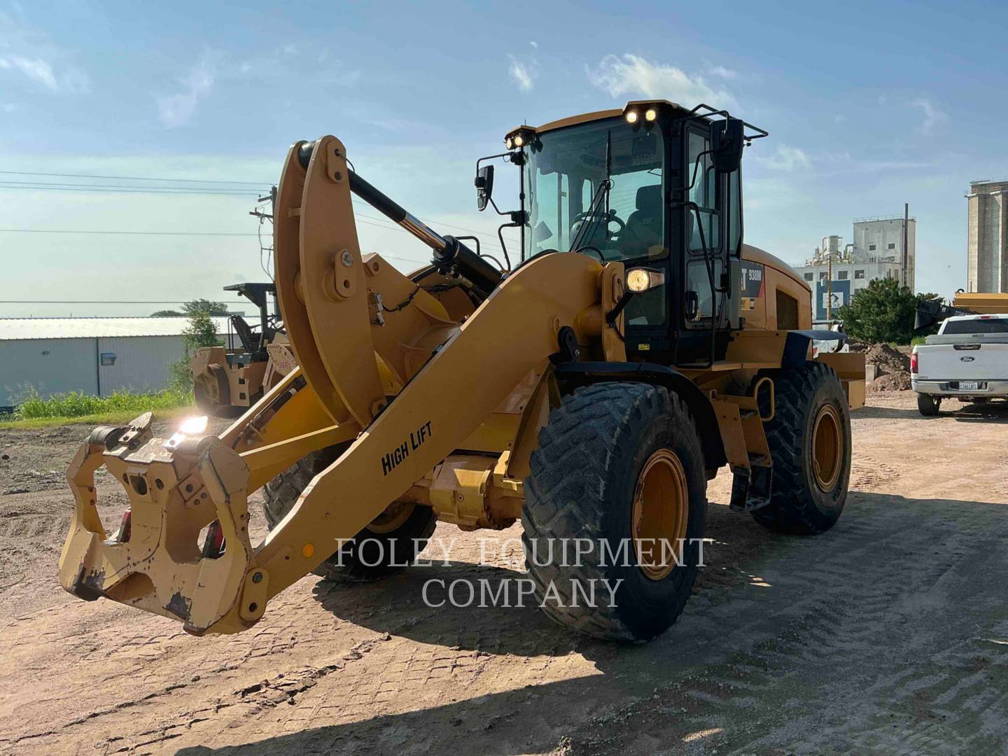 2020 CAT 938MHL in Dodge City, KS