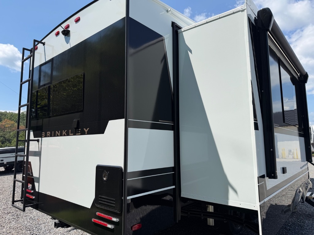 2027 Brinkley Model Z 2700 in nebo NC