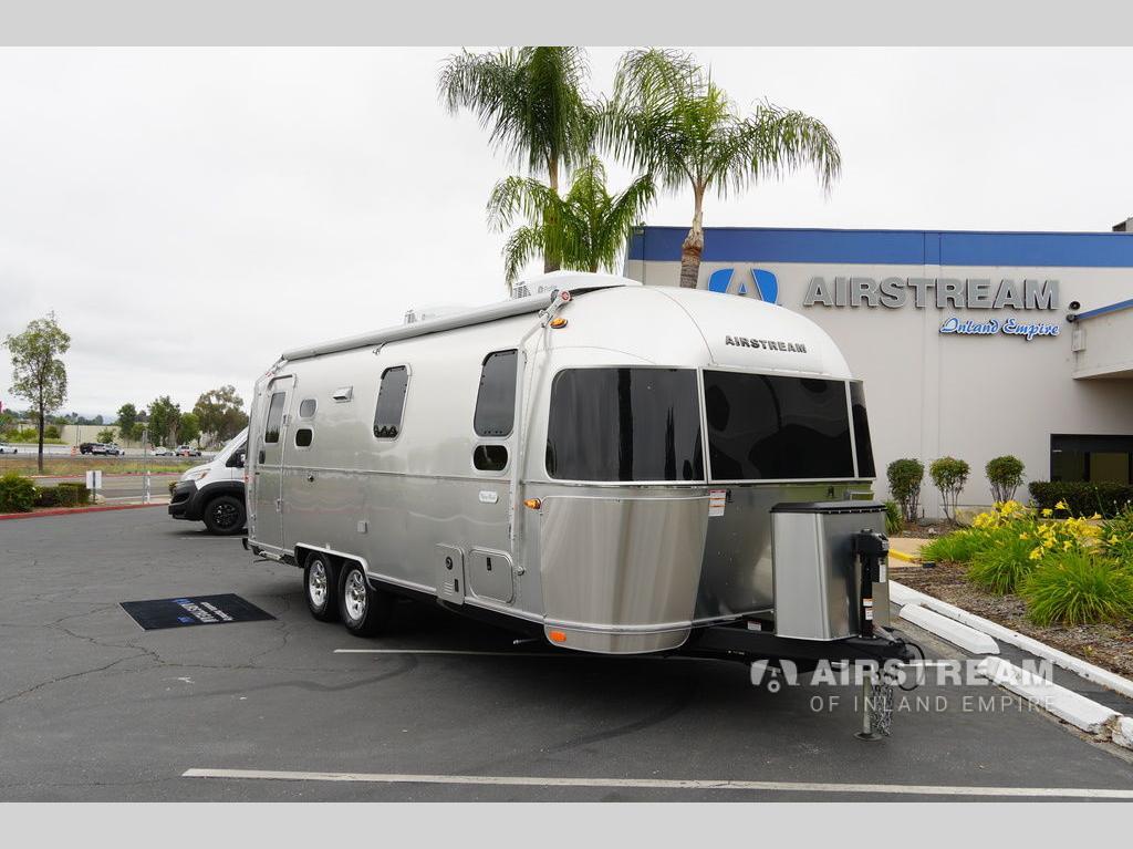 2026 Airstream Flying Cloud 25FBQ Hatch RV