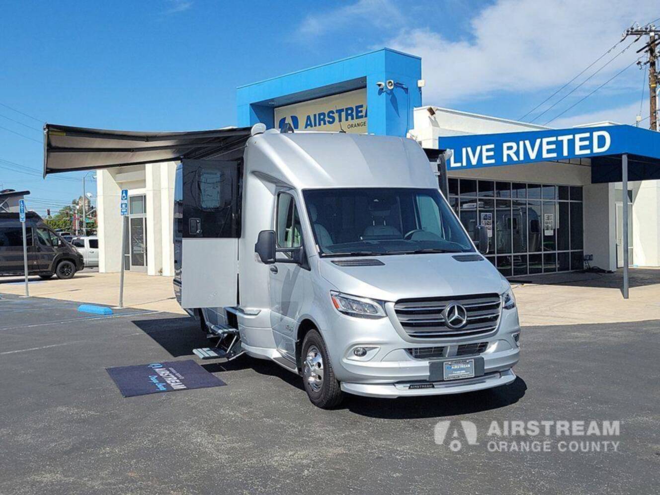A photo of this 2025 Airstream Atlas Murphy Suite E1
