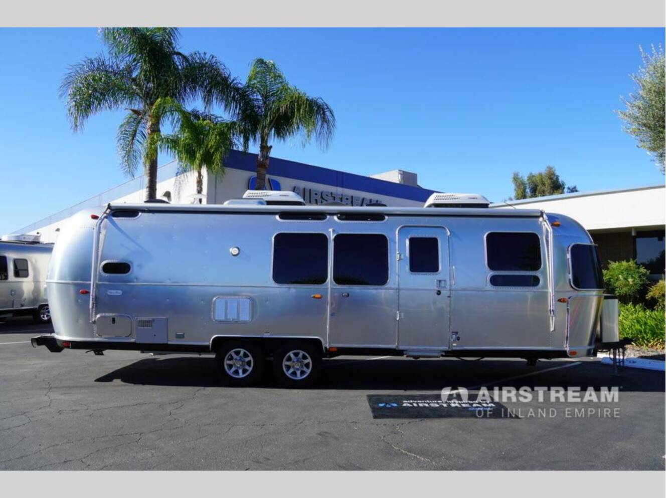 A photo of this 2020 Airstream Flying Cloud 30FB Bunk