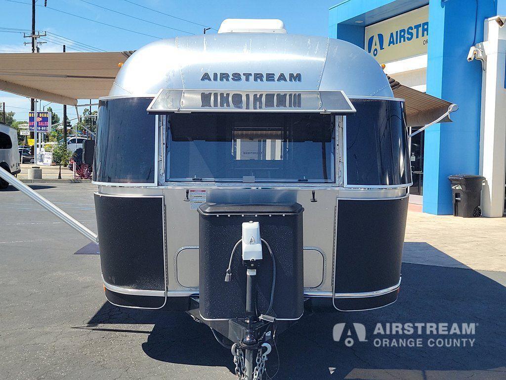2018 Airstream International Serenity 27FB in midway city CA