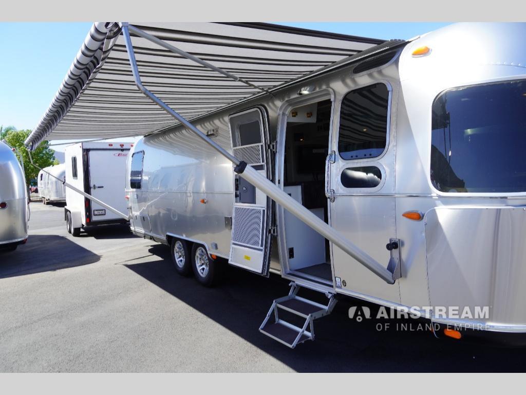 2027 Airstream Classic 30RB Twin in temecula CA