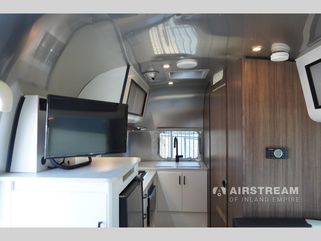 2022 Airstream Caravel 20FB in temecula CA