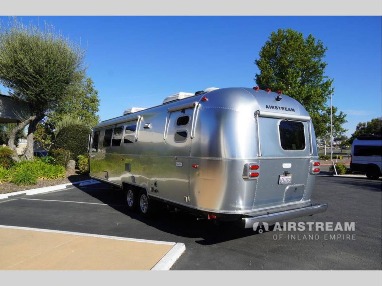 A photo of this 2020 Airstream Flying Cloud 30FB Bunk