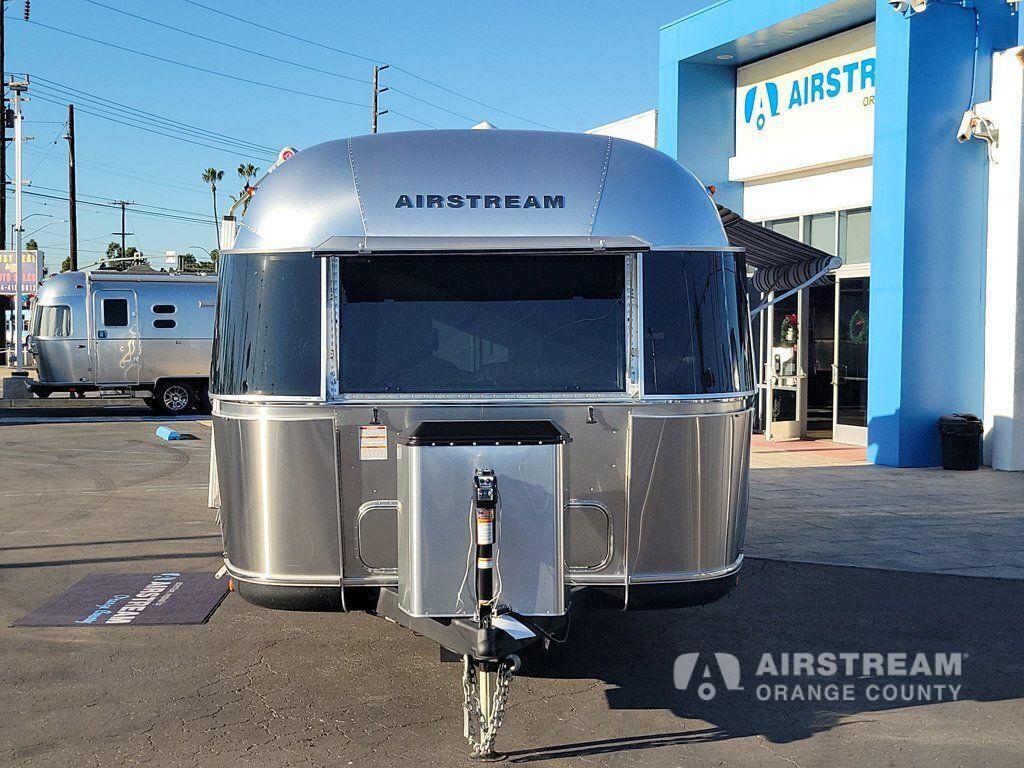 2026 Airstream Classic 33FB in midway city CA