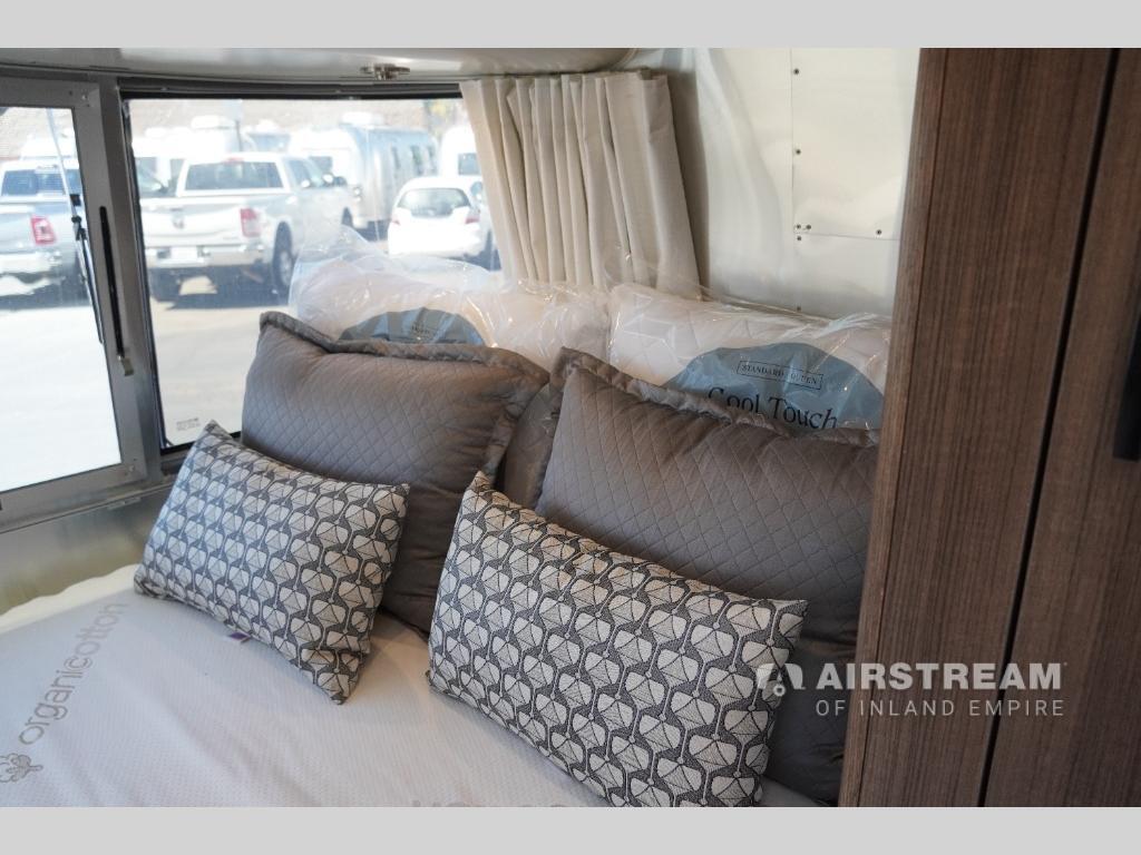 2022 Airstream Caravel 20FB in temecula CA