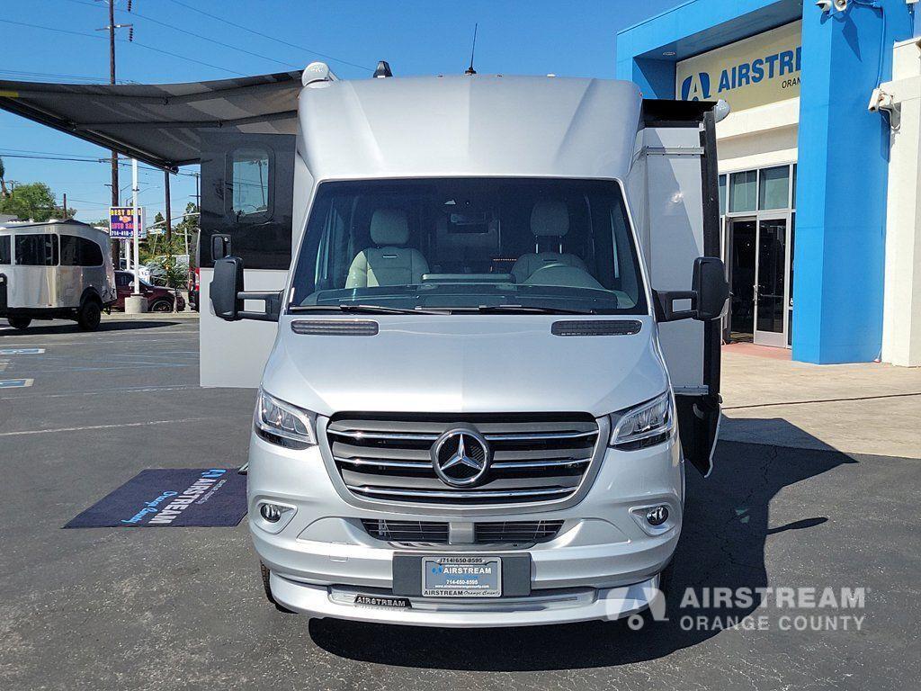 2025 Airstream Atlas Murphy Suite in midway city CA