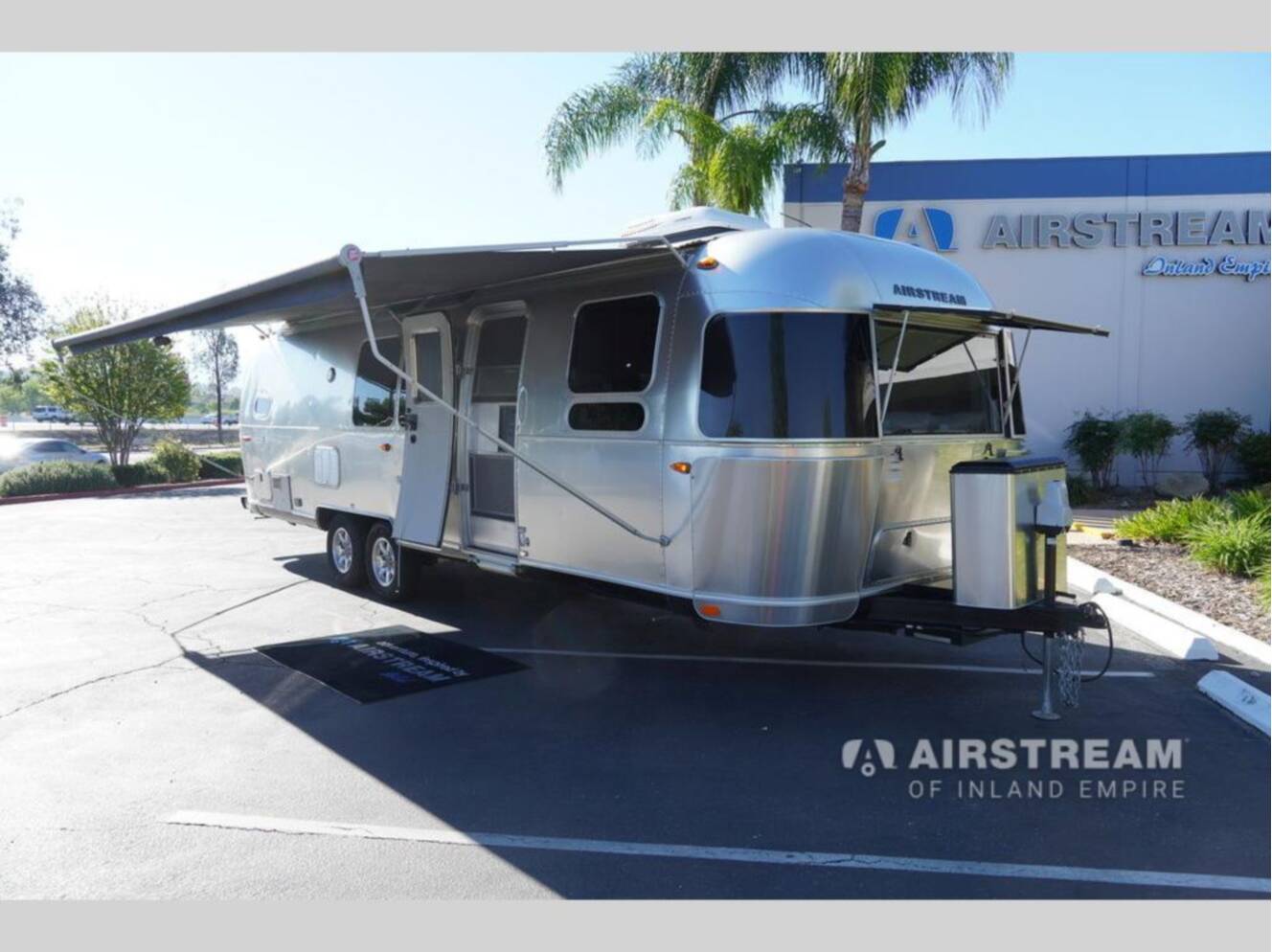 A photo of this 2020 Airstream Flying Cloud 30FB Bunk