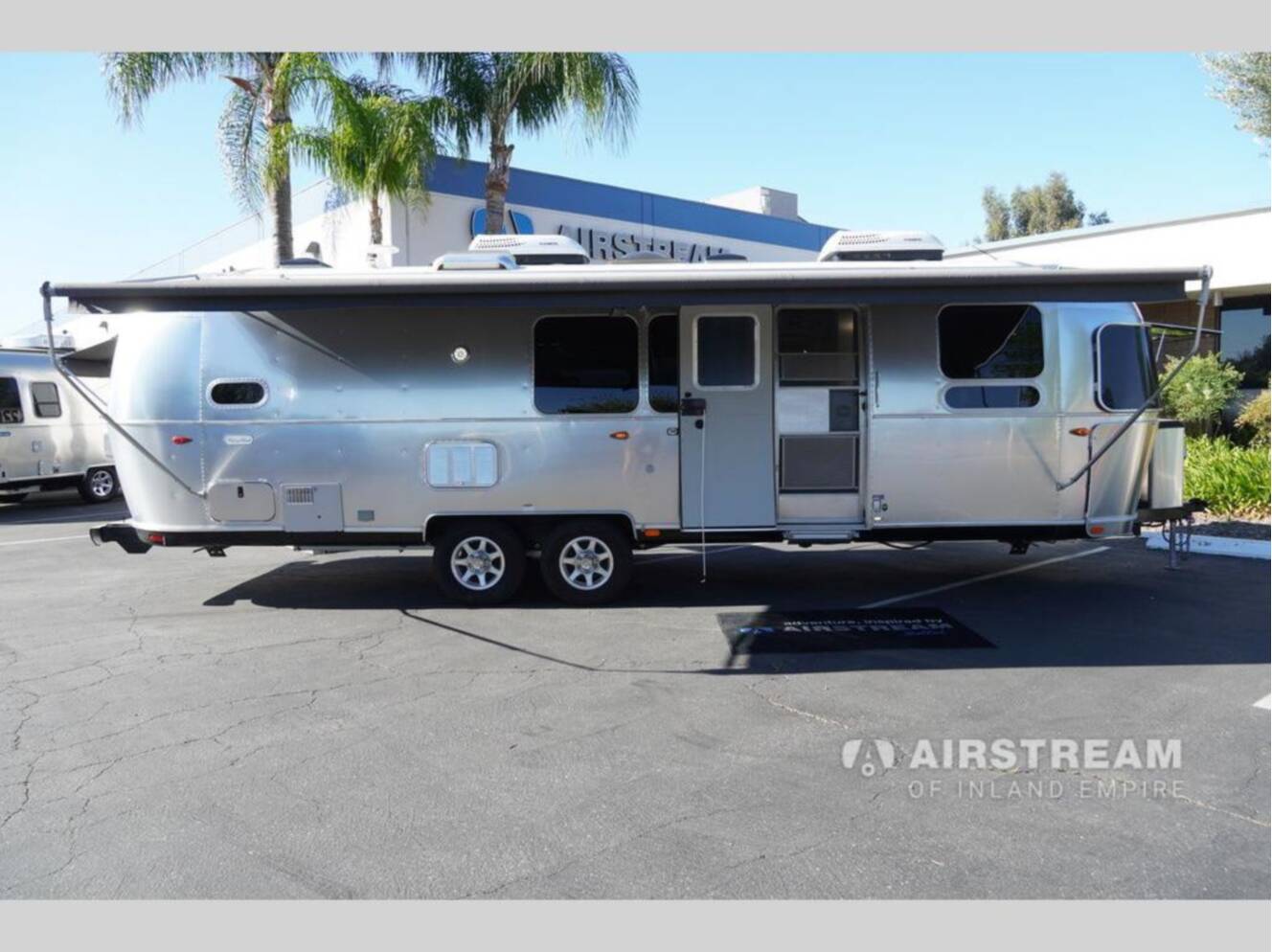 A photo of this 2020 Airstream Flying Cloud 30FB Bunk