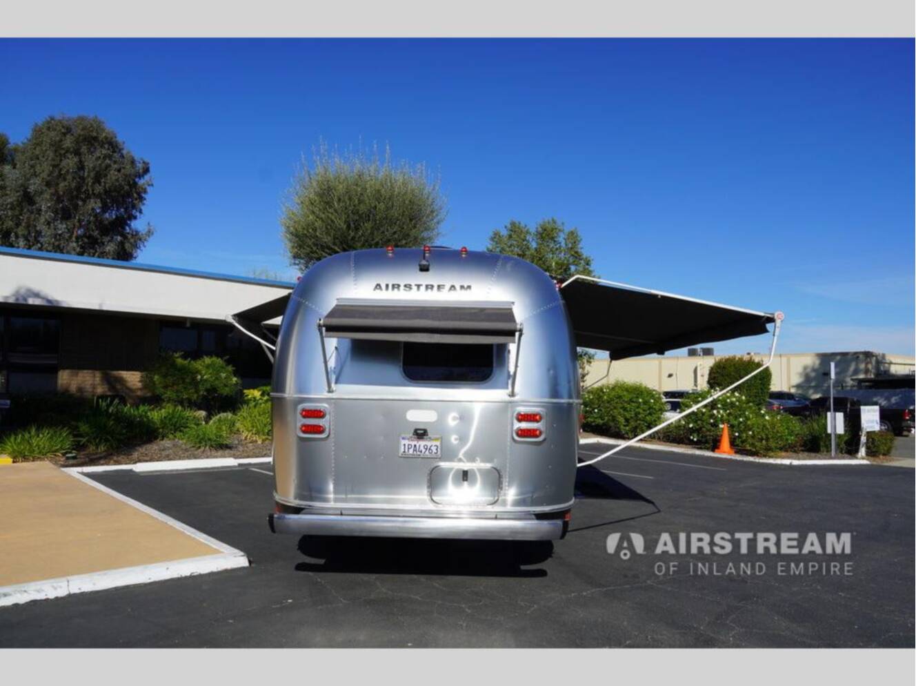 A photo of this 2020 Airstream Flying Cloud 30FB Bunk