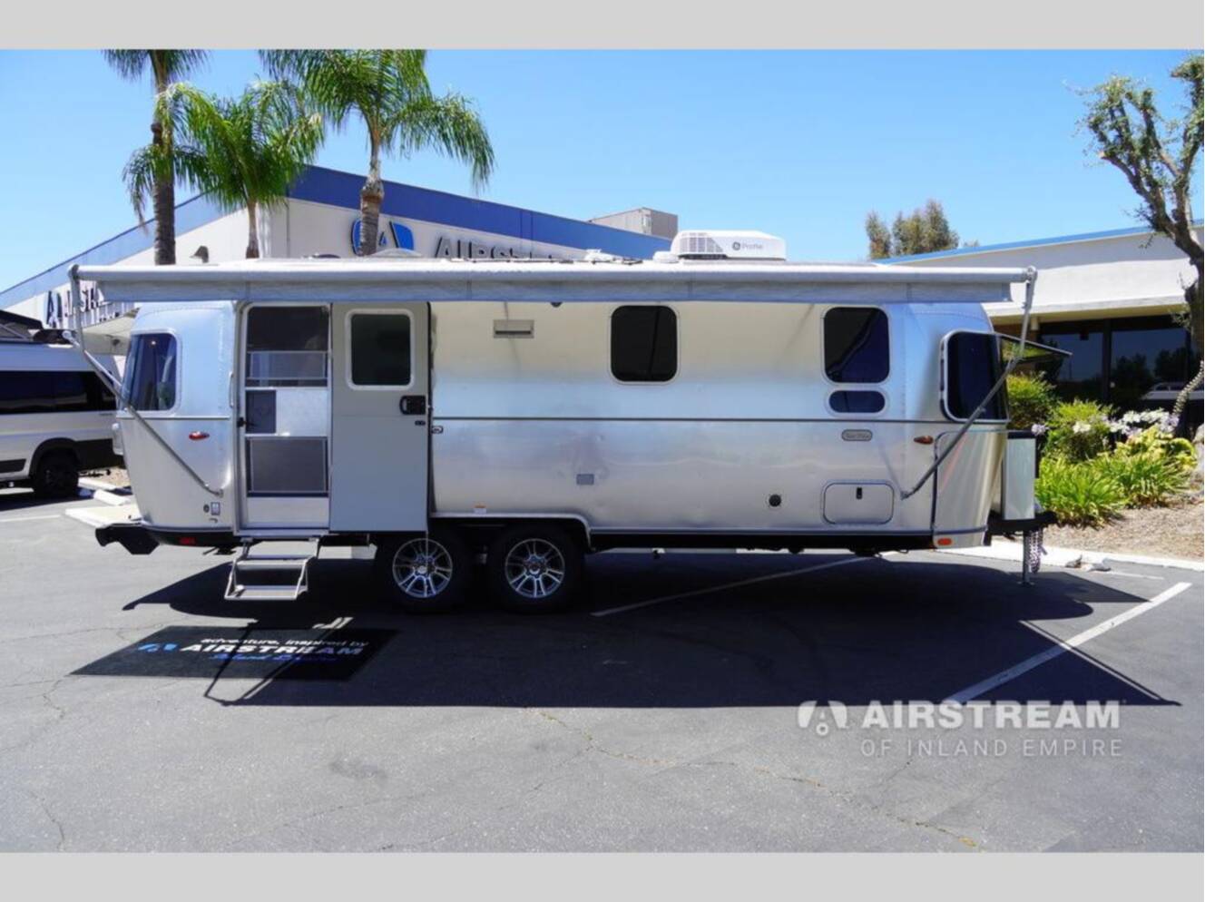 A photo of this 2026 Airstream Trade Wind 25FBQ Hatch